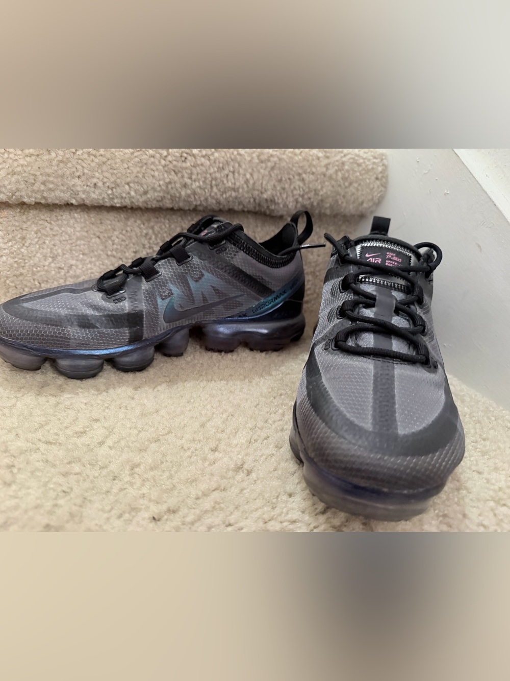 Nike VaporMax Black with Pink Accent Running Shoes size 7 metallic